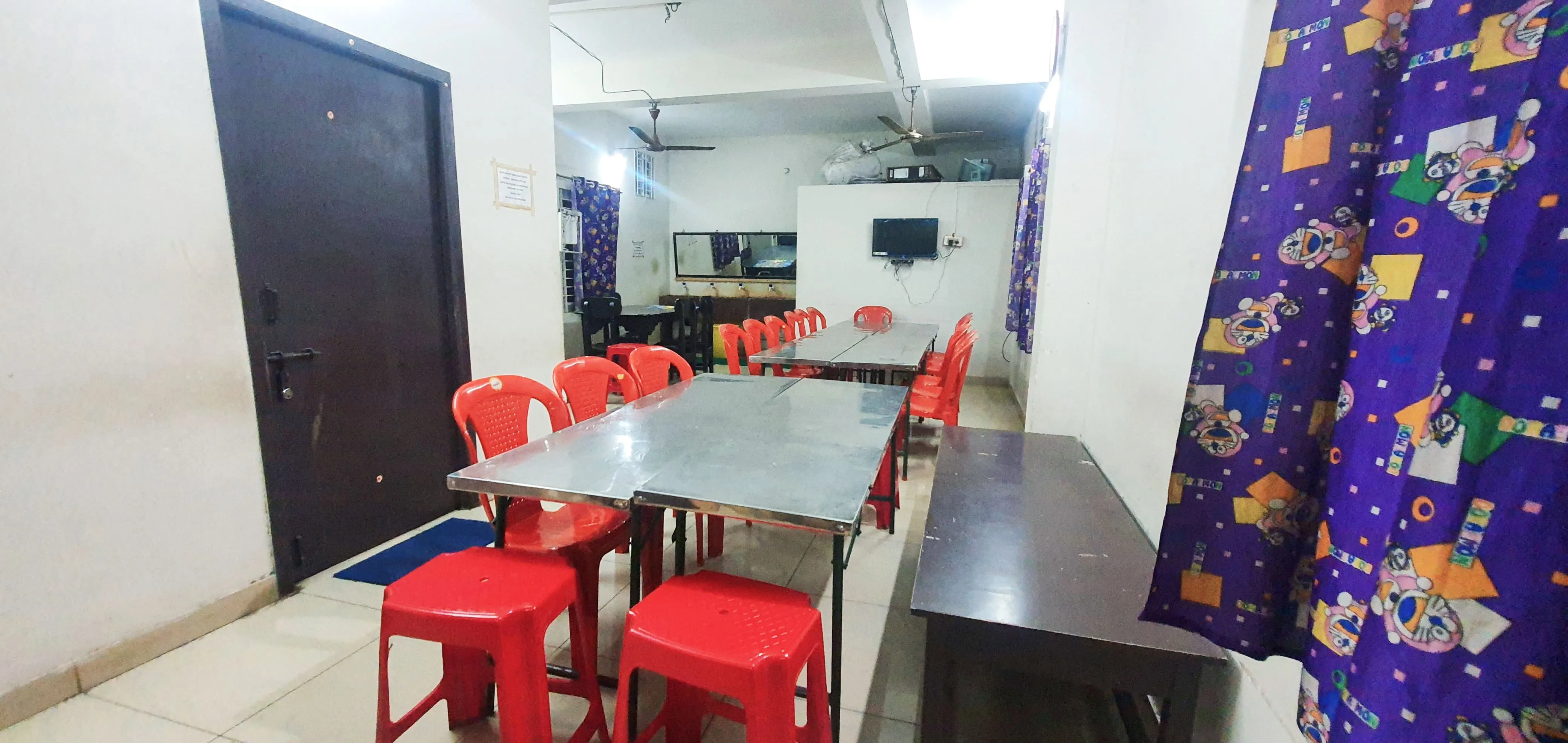 Best Ladies hostel mess table